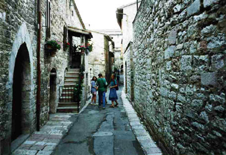 V ulikch Assisi